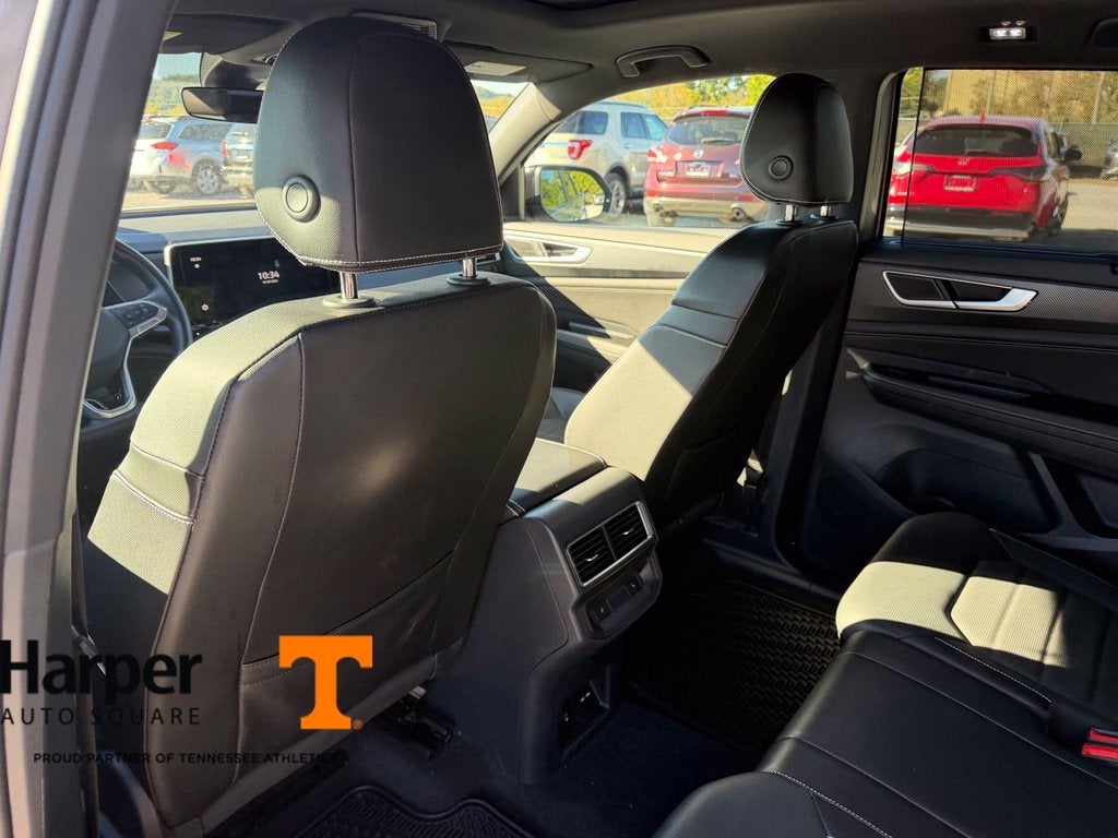 2025 Volkswagen Atlas Cross Sport 2.0T SEL R-Line Black