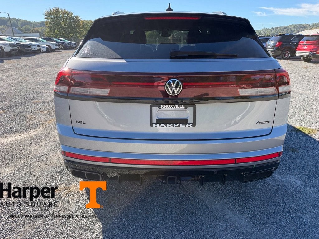2025 Volkswagen Atlas Cross Sport 2.0T SEL R-Line Black