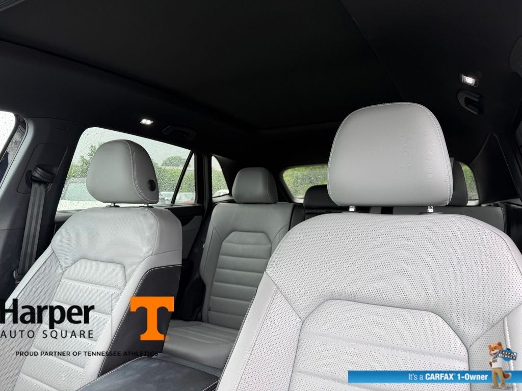 2025 Volkswagen Atlas Cross Sport 2.0T SEL R-Line Black