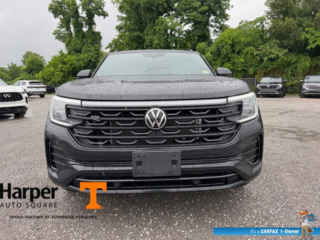 2025 Volkswagen Atlas Cross Sport 2.0T SEL R-Line Black