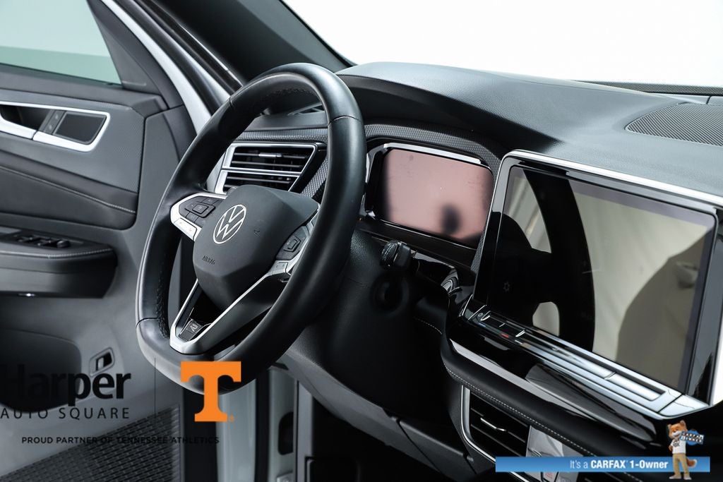 2024 Volkswagen Atlas Cross Sport 2.0T SEL R-Line