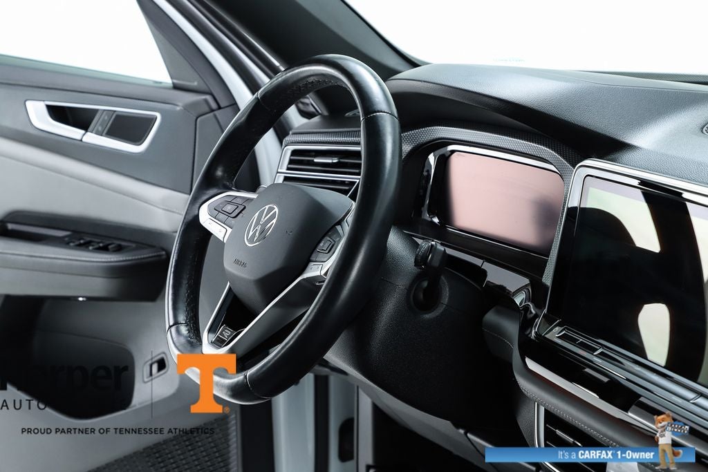 2024 Volkswagen Atlas Cross Sport 2.0T SEL R-Line
