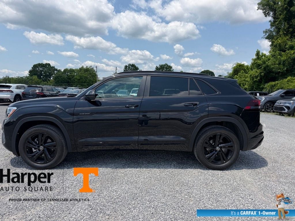 2025 Volkswagen Atlas Cross Sport 2.0T SEL R-Line Black