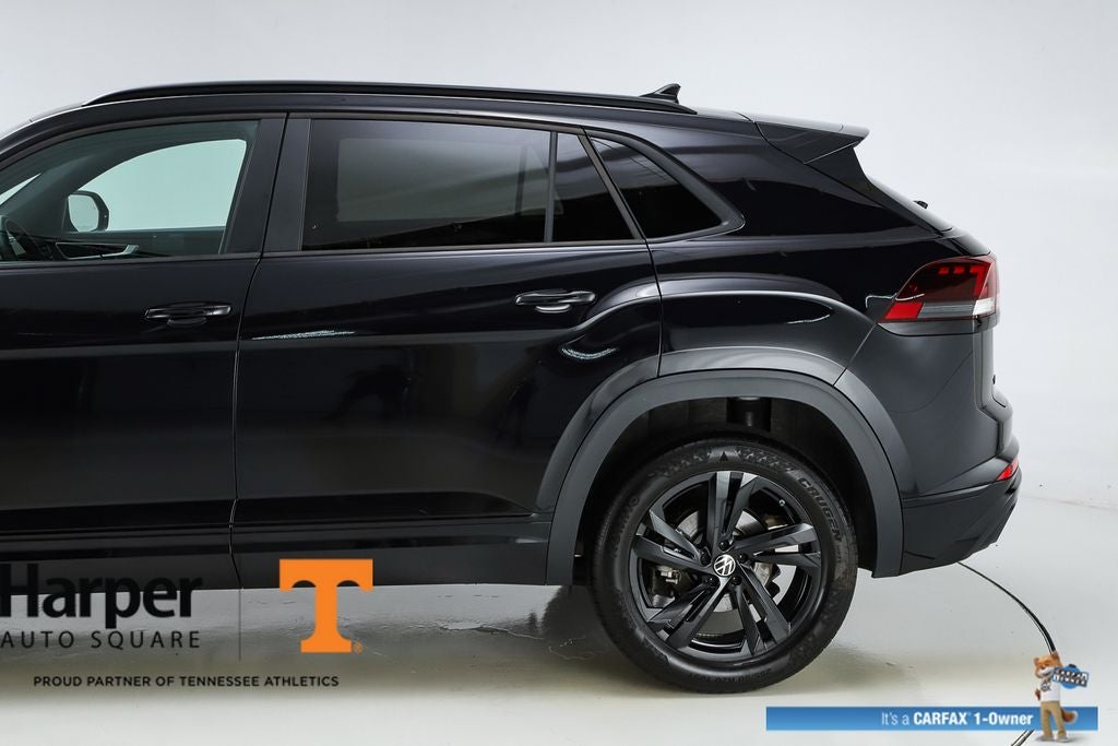 2025 Volkswagen Atlas Cross Sport 2.0T SEL R-Line Black