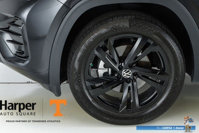 2025 Volkswagen Atlas Cross Sport 2.0T SEL R-Line Black