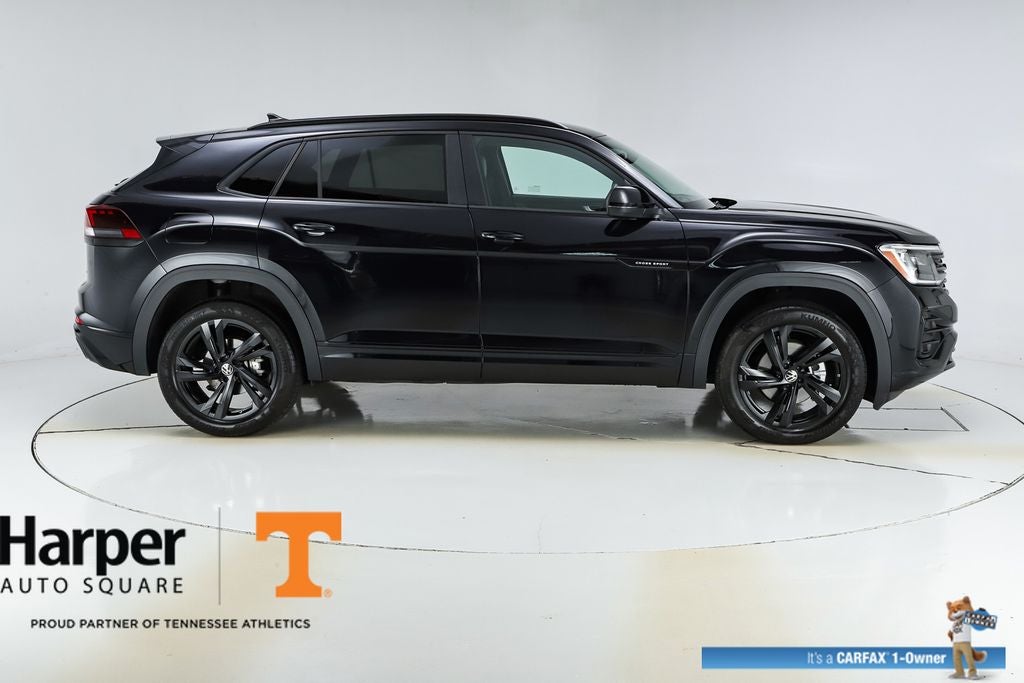 2025 Volkswagen Atlas Cross Sport 2.0T SEL R-Line Black