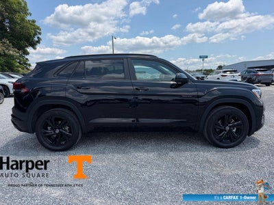 2025 Volkswagen Atlas Cross Sport 2.0T SEL R-Line Black