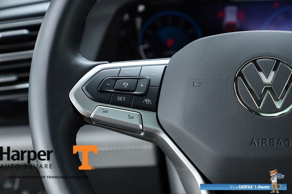 2025 Volkswagen Atlas Cross Sport 2.0T SEL R-Line Black