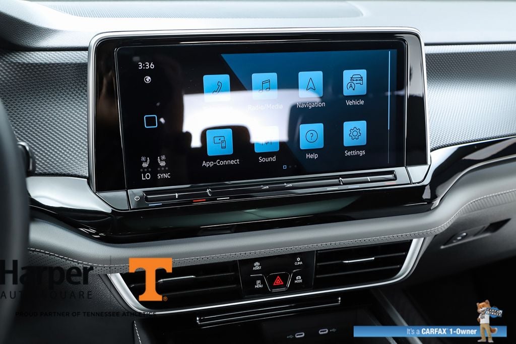 2025 Volkswagen Atlas Cross Sport 2.0T SEL R-Line Black