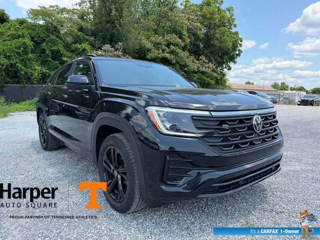 2025 Volkswagen Atlas Cross Sport 2.0T SEL R-Line Black