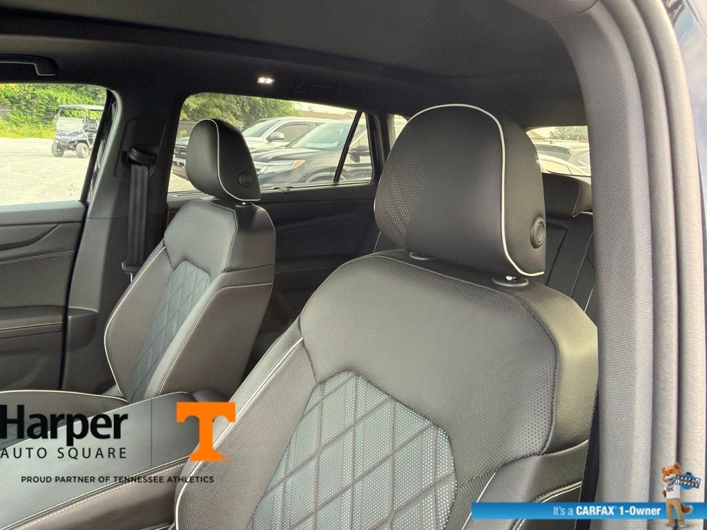 2025 Volkswagen Atlas Cross Sport 2.0T SEL Premium R-Line