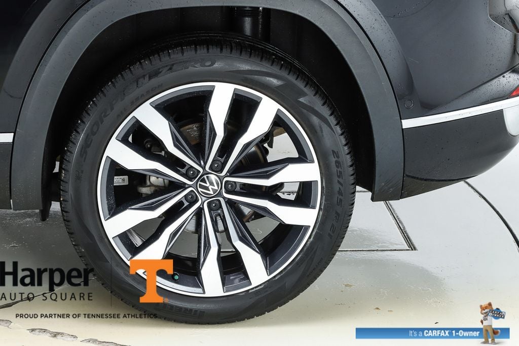 2022 Volkswagen Atlas Cross Sport 3.6L V6 SEL Premium R-Line