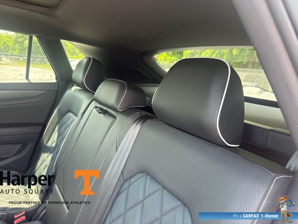 2024 Volkswagen Atlas Cross Sport 2.0T SEL Premium R-Line