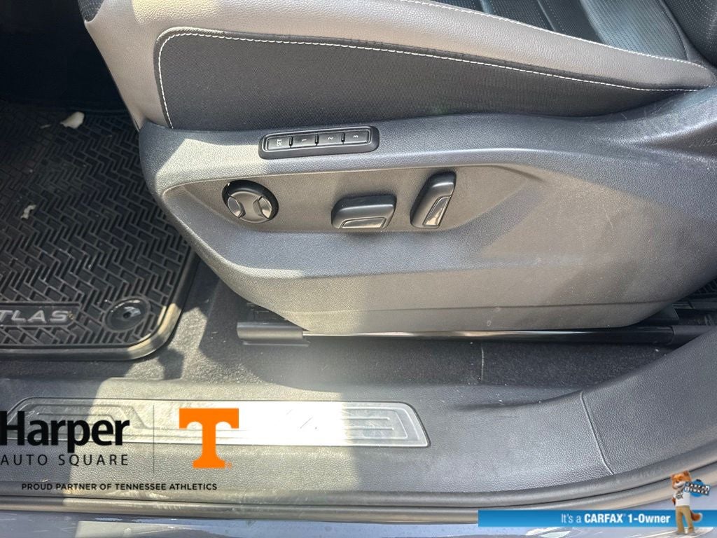 2023 Volkswagen Atlas Cross Sport 3.6L V6 SEL Premium R-Line