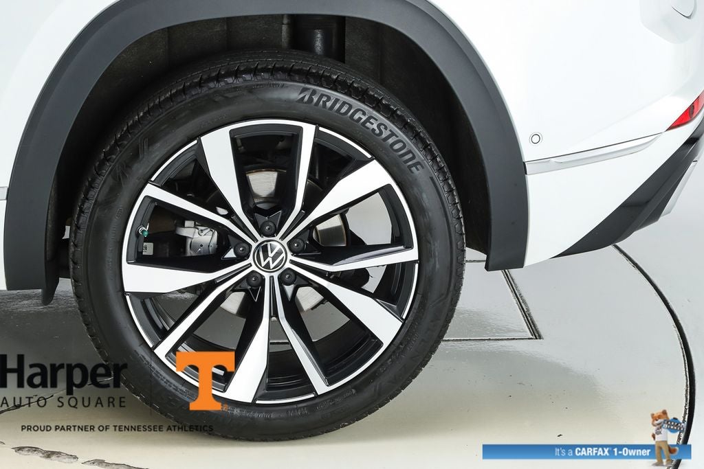 2025 Volkswagen Atlas Cross Sport 2.0T SEL Premium R-Line