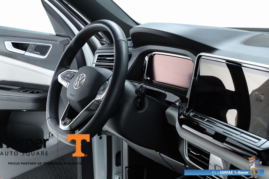 2025 Volkswagen Atlas Cross Sport 2.0T SEL Premium R-Line