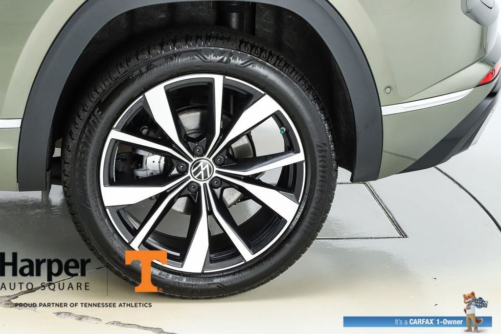 2025 Volkswagen Atlas Cross Sport 2.0T SEL Premium R-Line