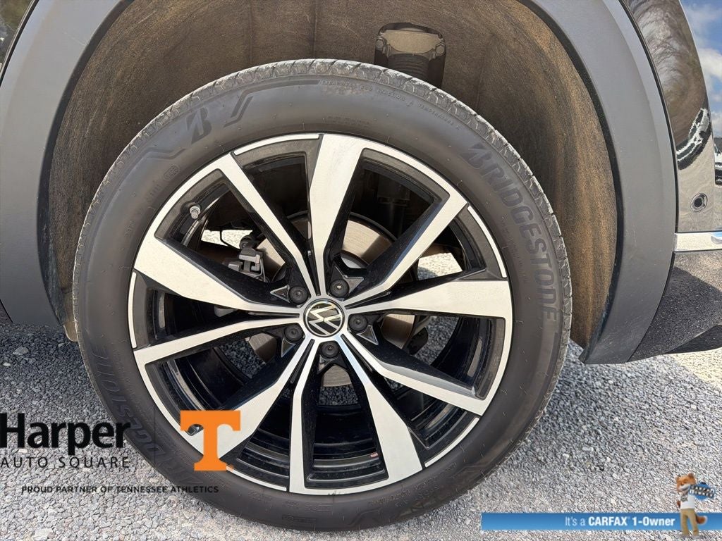 2025 Volkswagen Atlas Cross Sport 2.0T SEL Premium R-Line