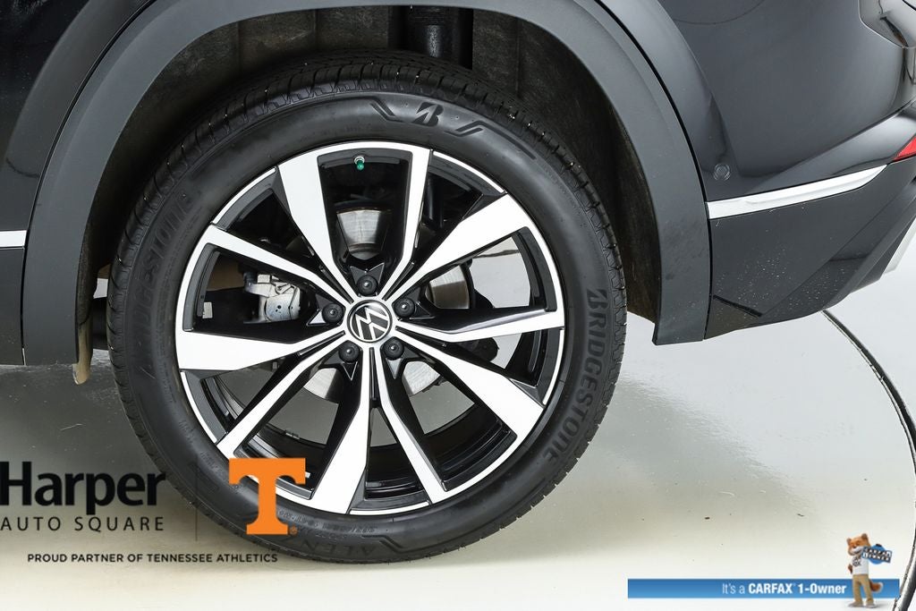 2025 Volkswagen Atlas Cross Sport 2.0T SEL Premium R-Line