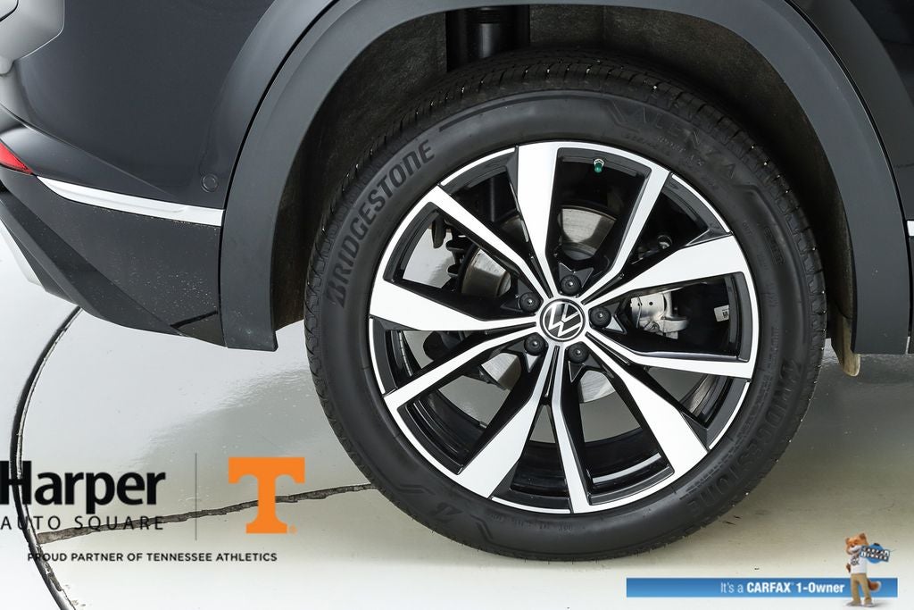 2025 Volkswagen Atlas Cross Sport 2.0T SEL Premium R-Line