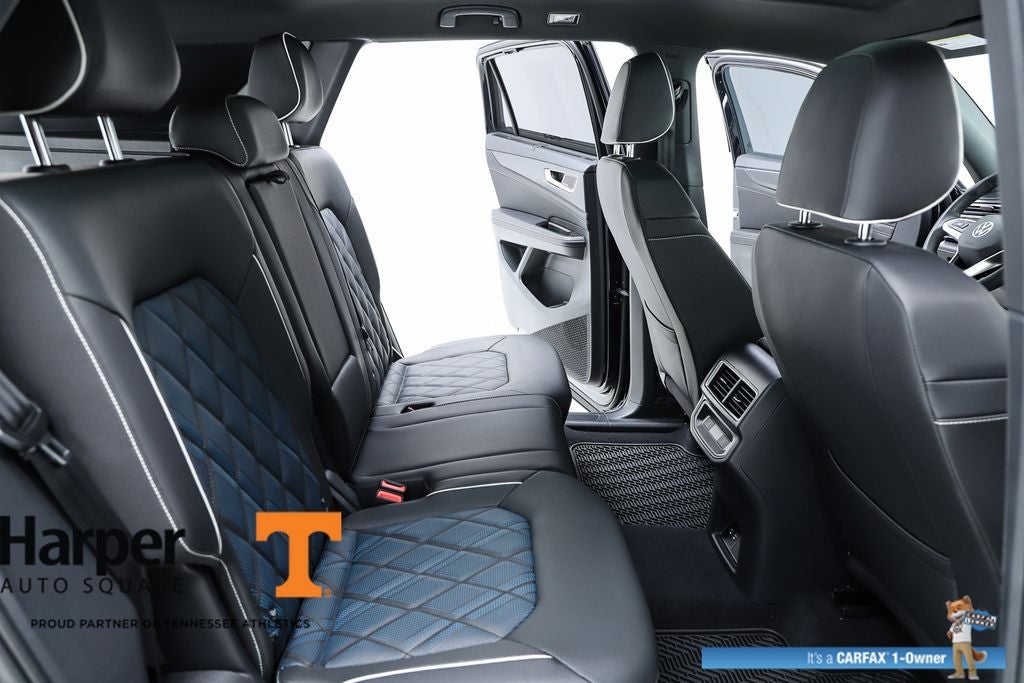 2025 Volkswagen Atlas Cross Sport 2.0T SEL Premium R-Line