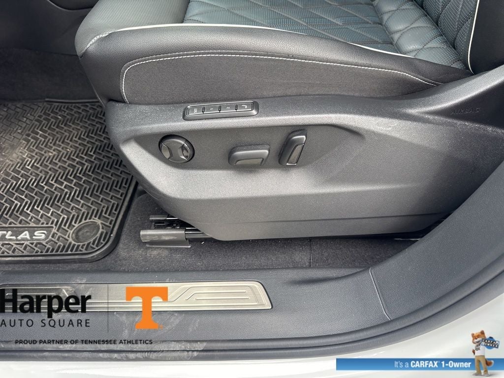 2025 Volkswagen Atlas Cross Sport 2.0T SEL Premium R-Line