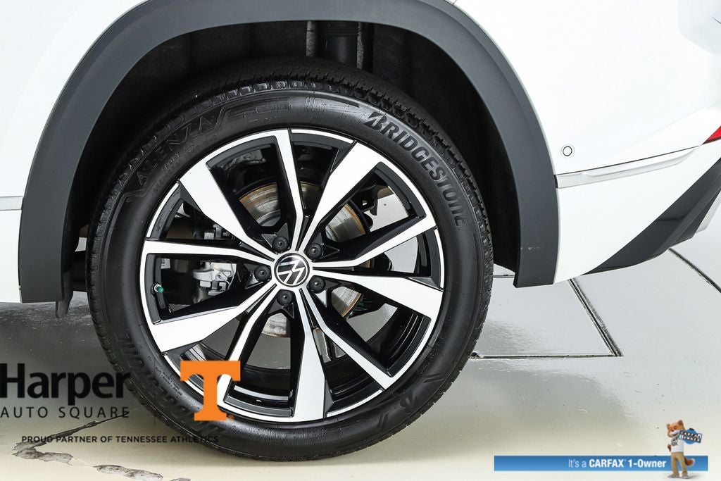 2025 Volkswagen Atlas Cross Sport 2.0T SEL Premium R-Line