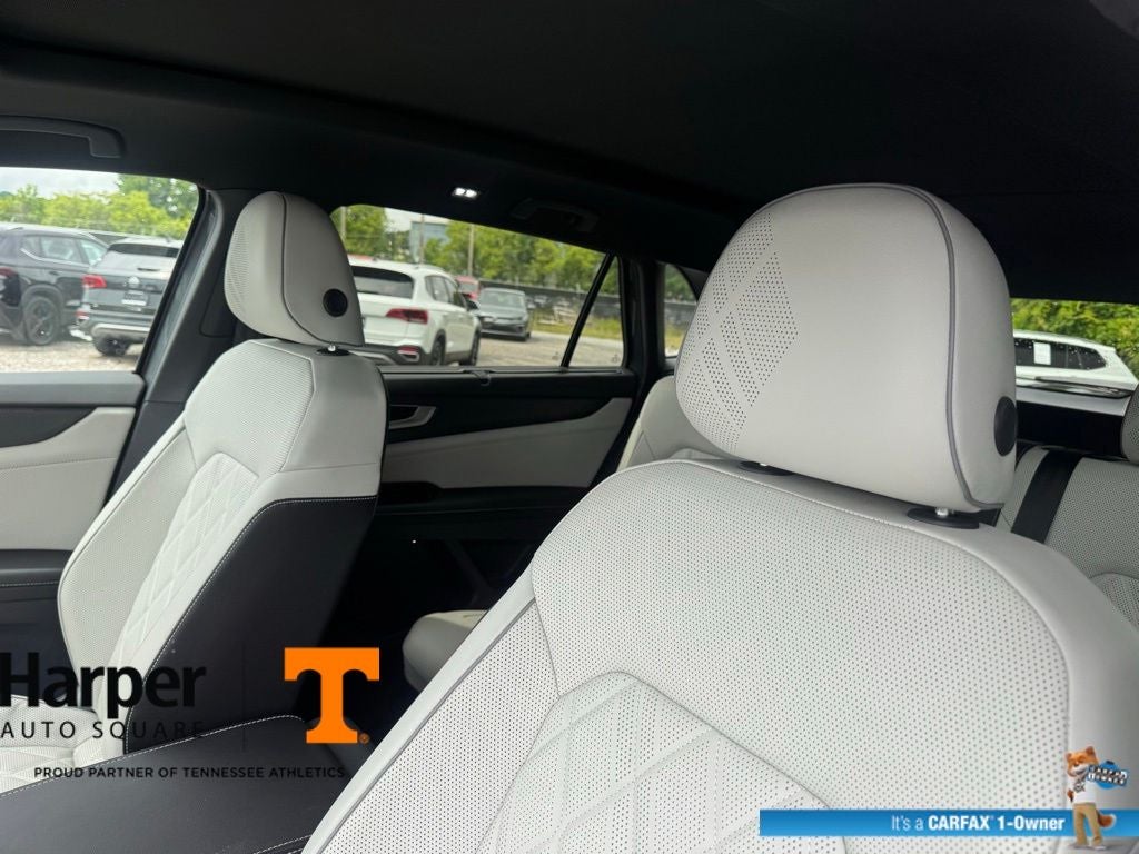 2025 Volkswagen Atlas Cross Sport 2.0T SEL Premium R-Line