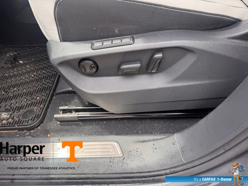 2025 Volkswagen Atlas Cross Sport 2.0T SEL Premium R-Line