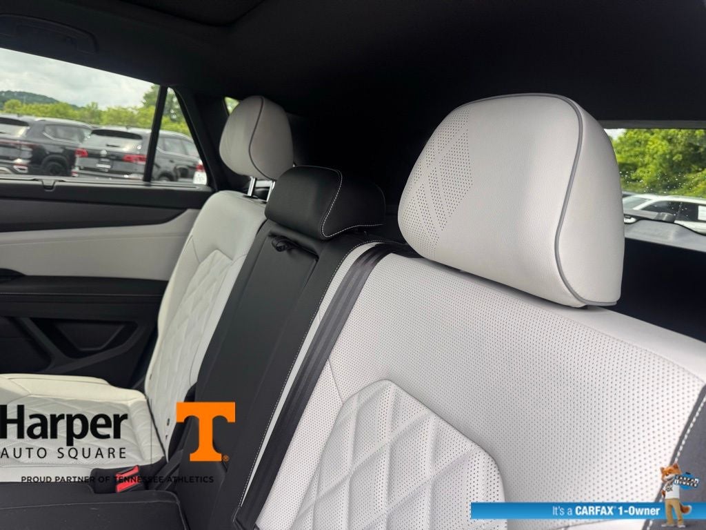 2025 Volkswagen Atlas Cross Sport 2.0T SEL Premium R-Line