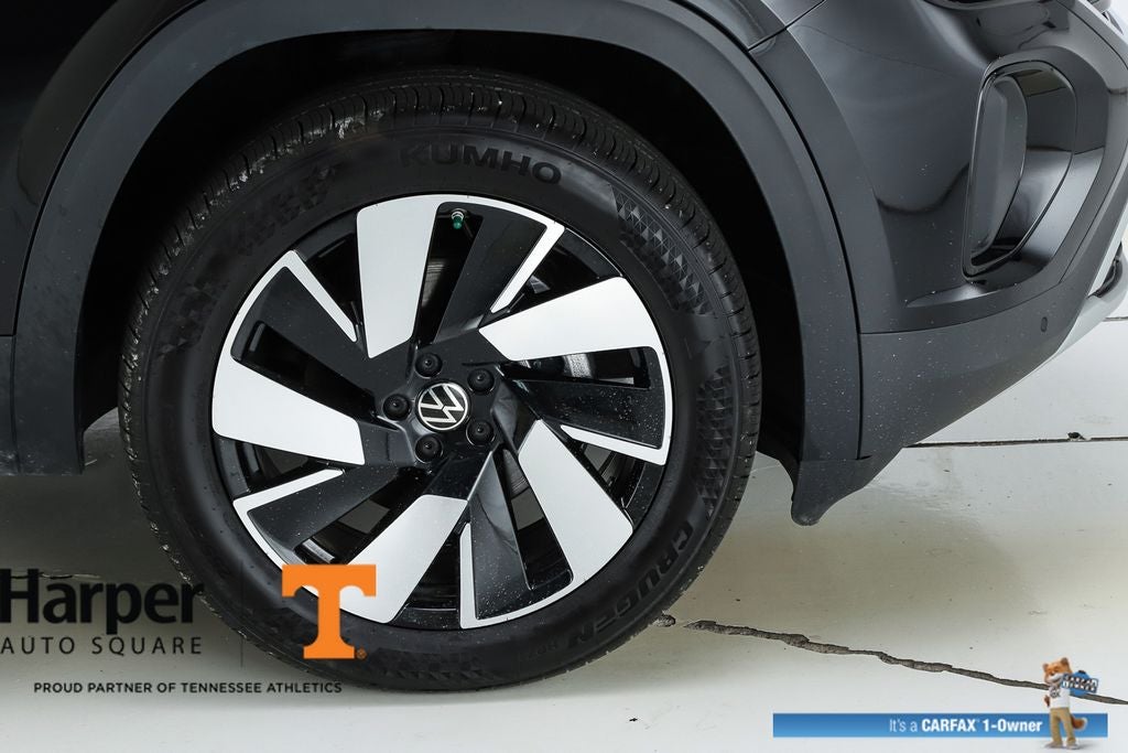 2025 Volkswagen Atlas Cross Sport 2.0T SE w/Technology