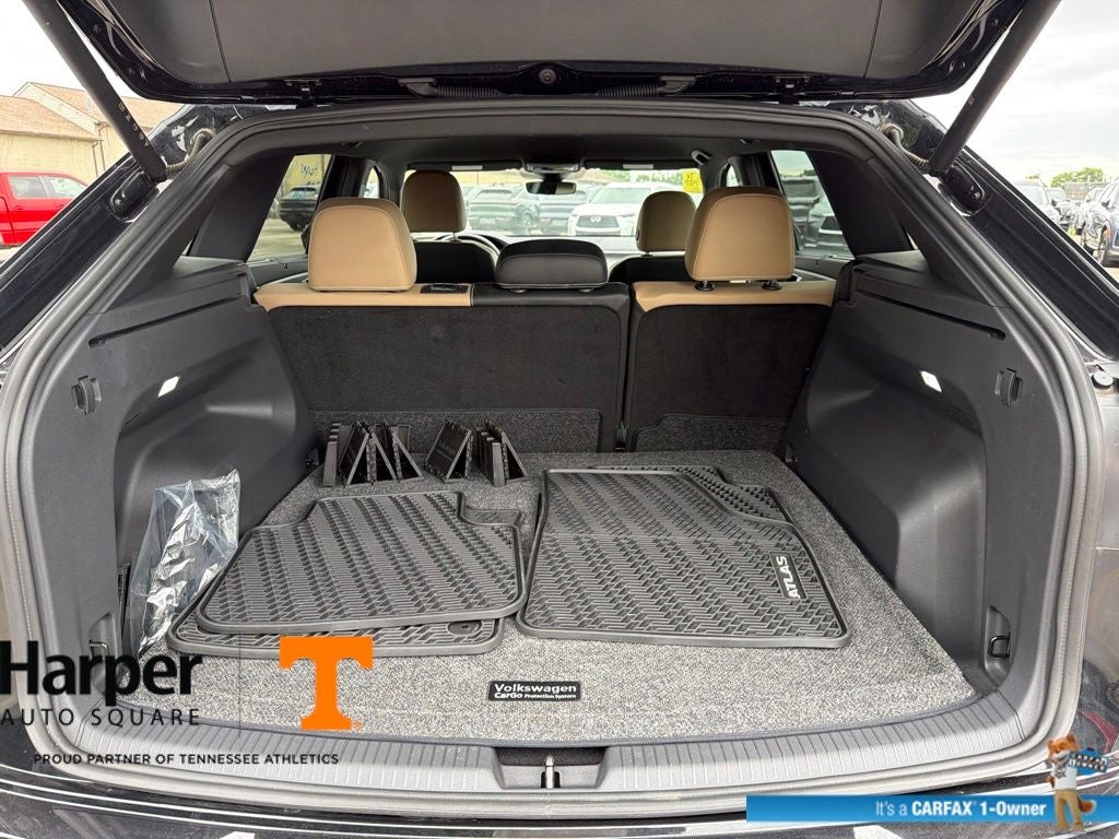 2025 Volkswagen Atlas Cross Sport 2.0T SE w/Technology