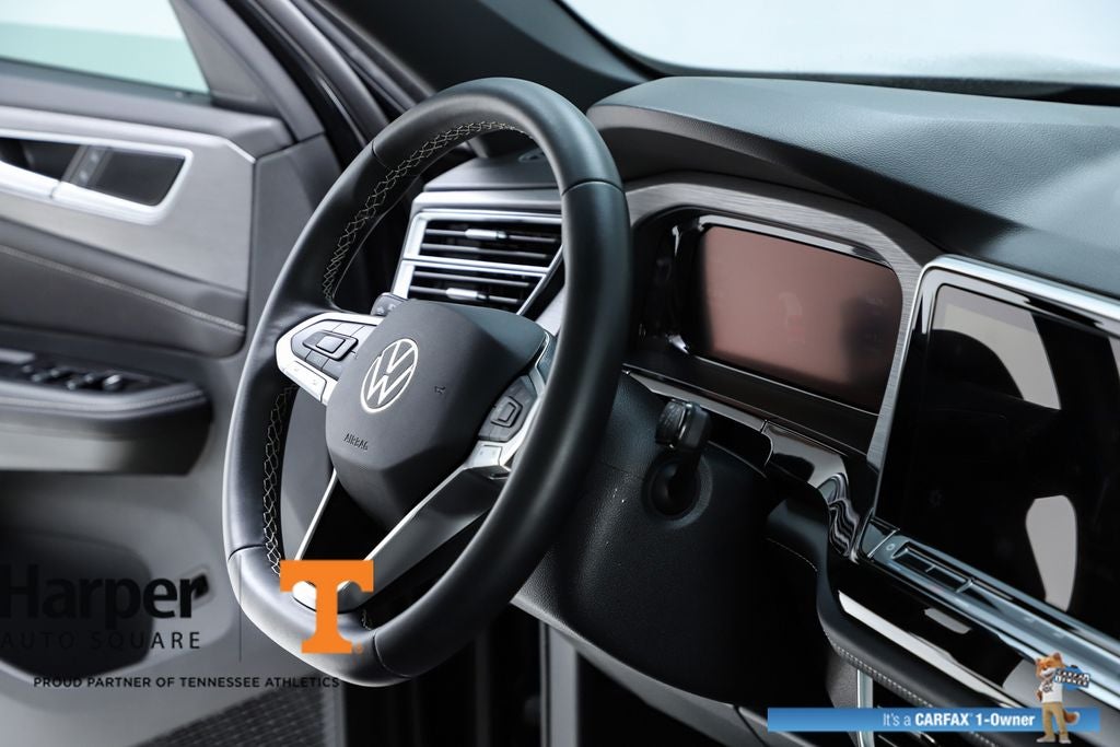 2025 Volkswagen Atlas Cross Sport 2.0T SE w/Technology