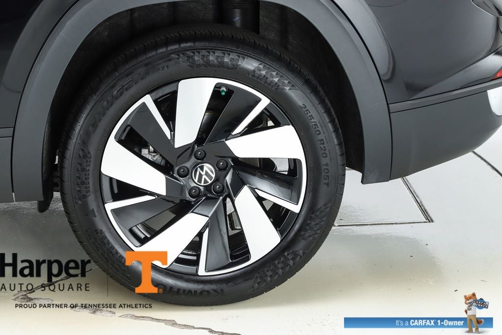 2025 Volkswagen Atlas Cross Sport 2.0T SE w/Technology