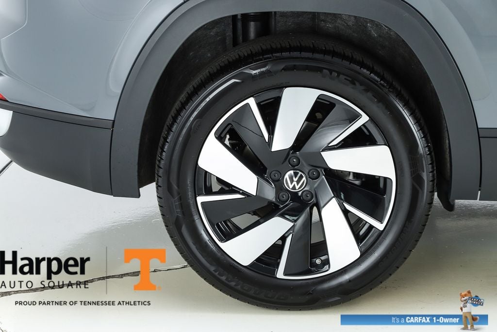 2025 Volkswagen Atlas Cross Sport 2.0T SE w/Technology