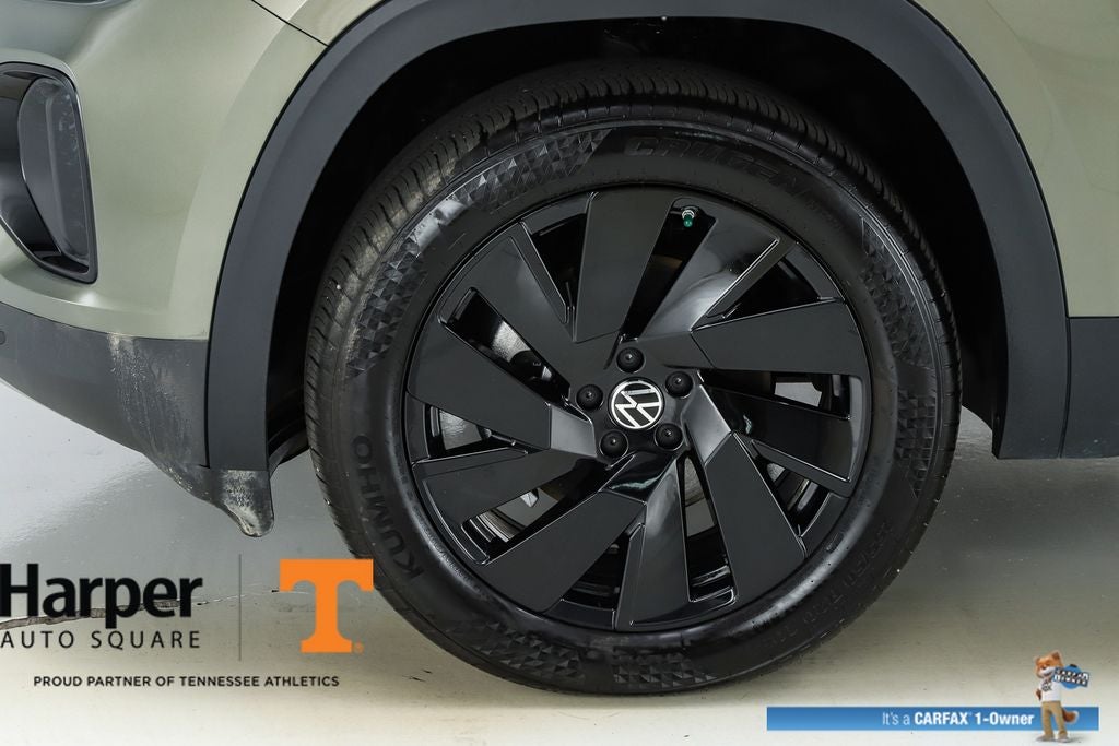 2025 Volkswagen Atlas Cross Sport 2.0T SE w/Technology