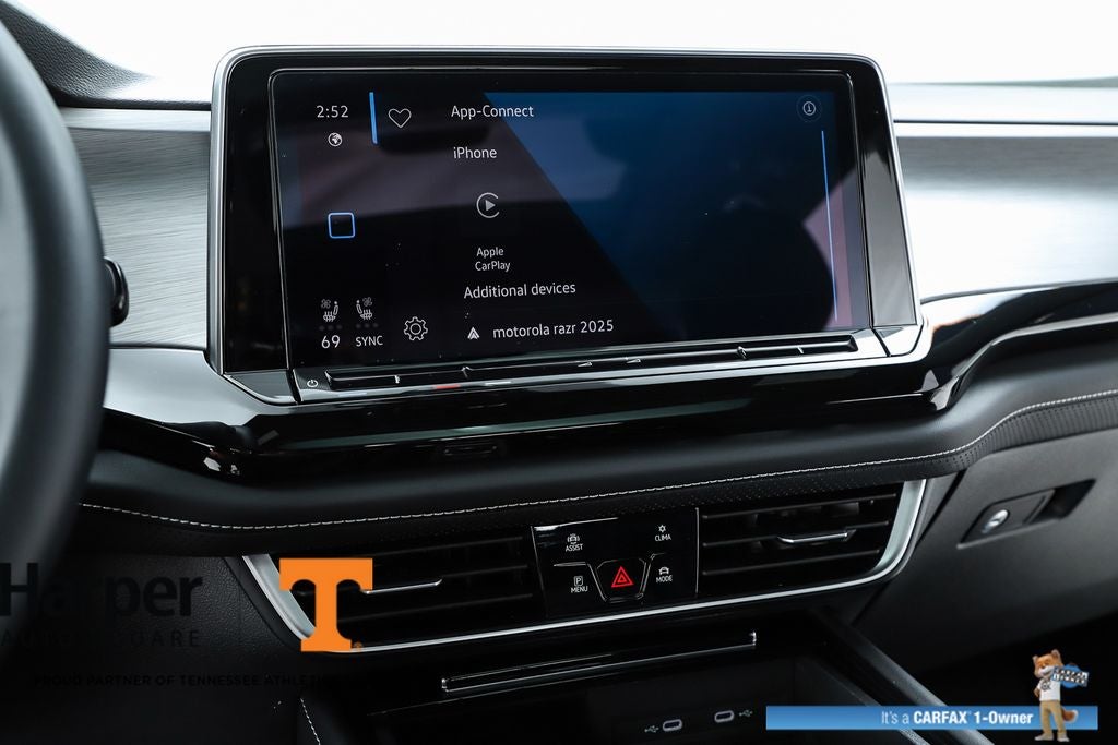 2025 Volkswagen Atlas Cross Sport 2.0T SE w/Technology