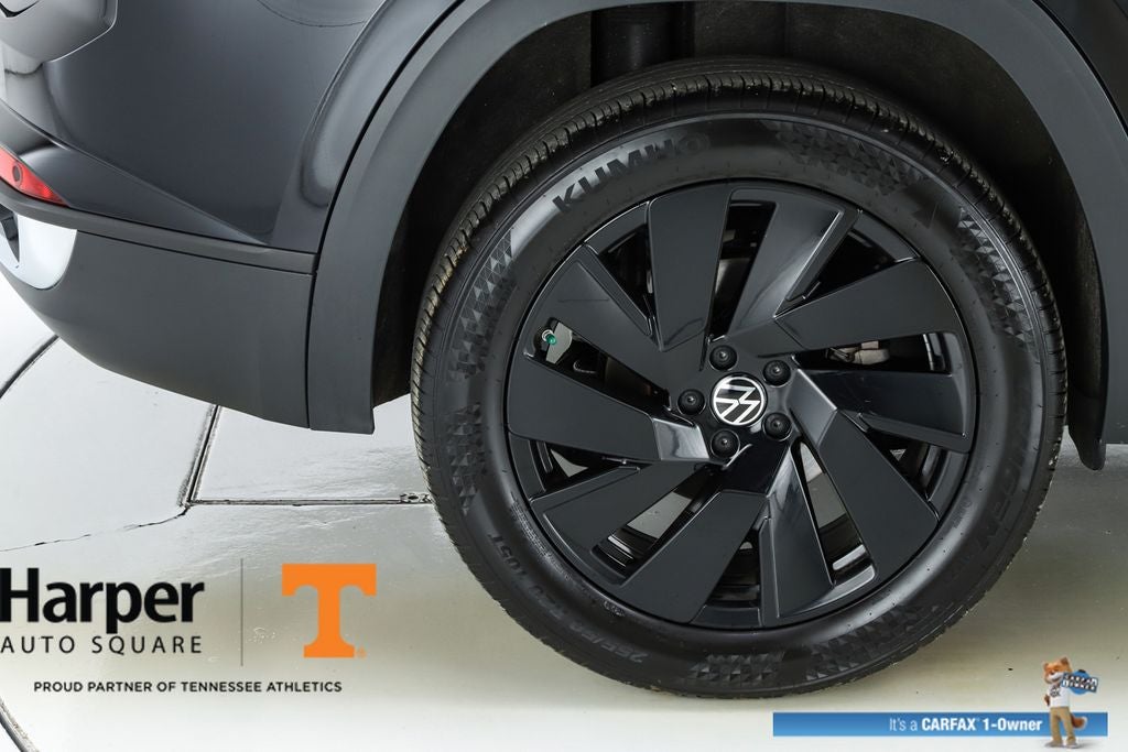 2025 Volkswagen Atlas Cross Sport 2.0T SE w/Technology