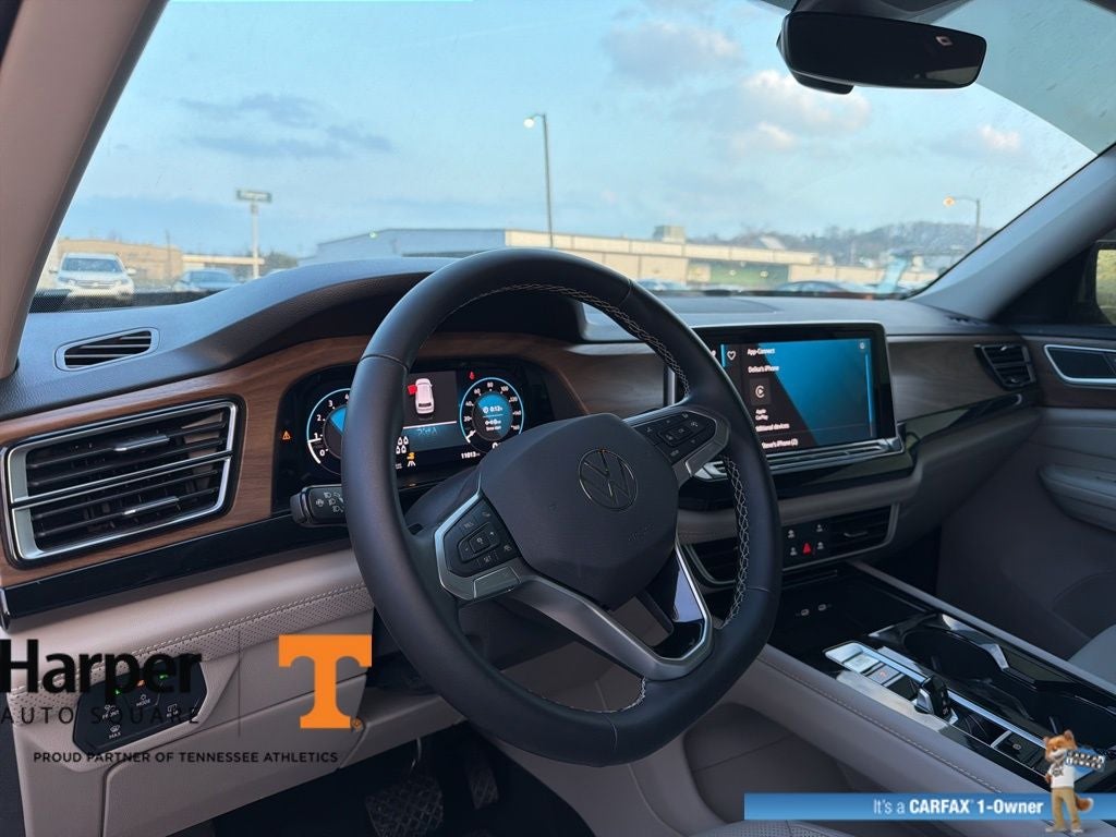 2025 Volkswagen Atlas 2.0T SE w/Technology