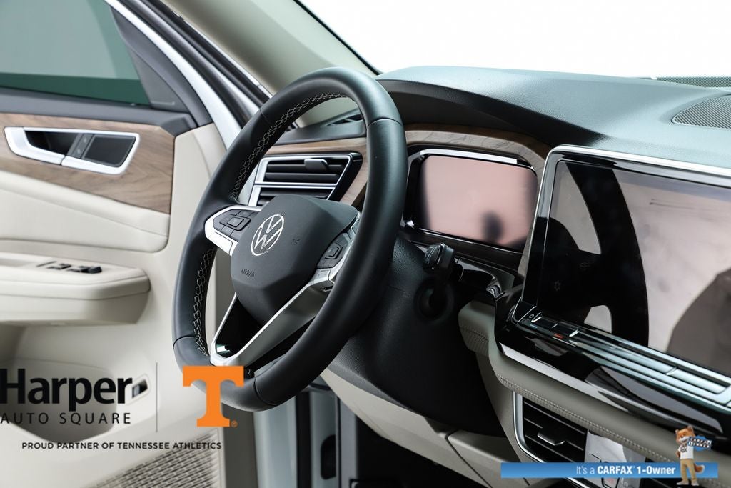 2025 Volkswagen Atlas 2.0T SE w/Technology