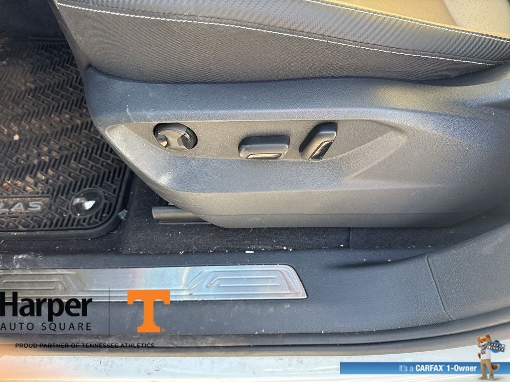 2023 Volkswagen Atlas Cross Sport 2.0T SE w/Technology