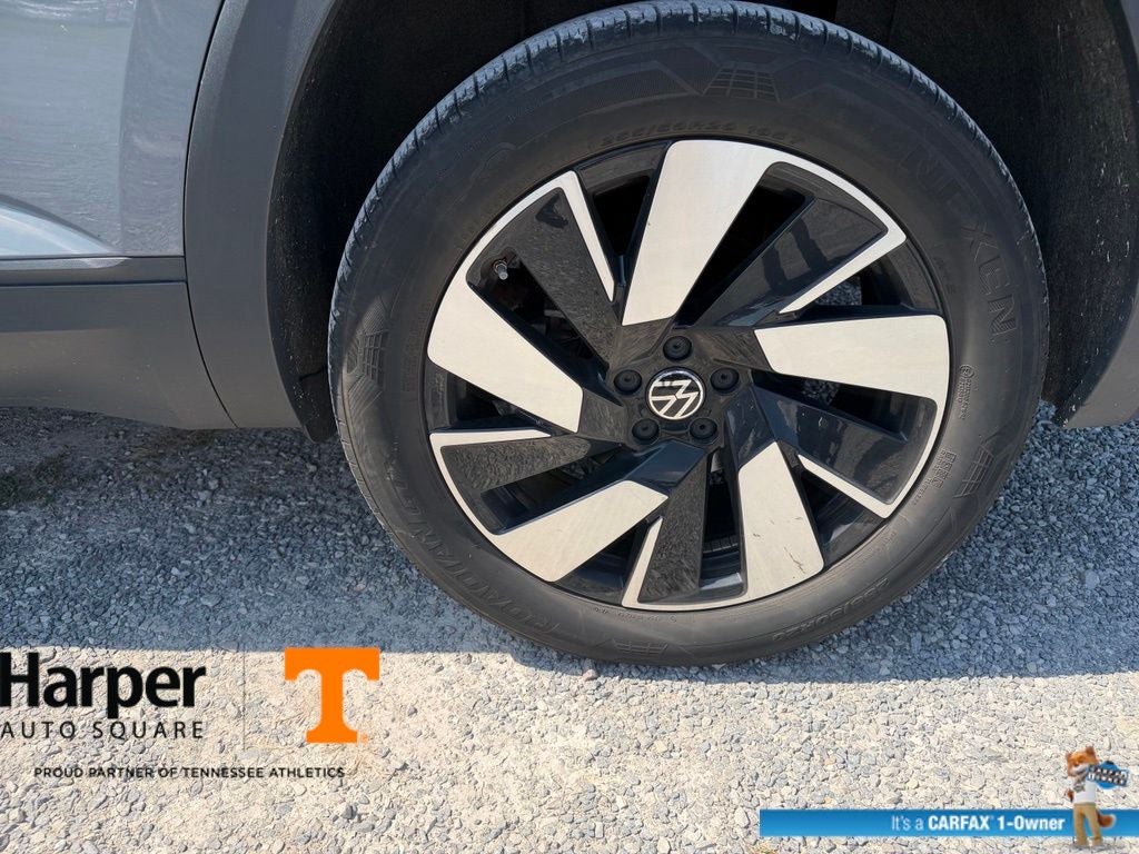 2024 Volkswagen Atlas Cross Sport 2.0T SE w/Technology
