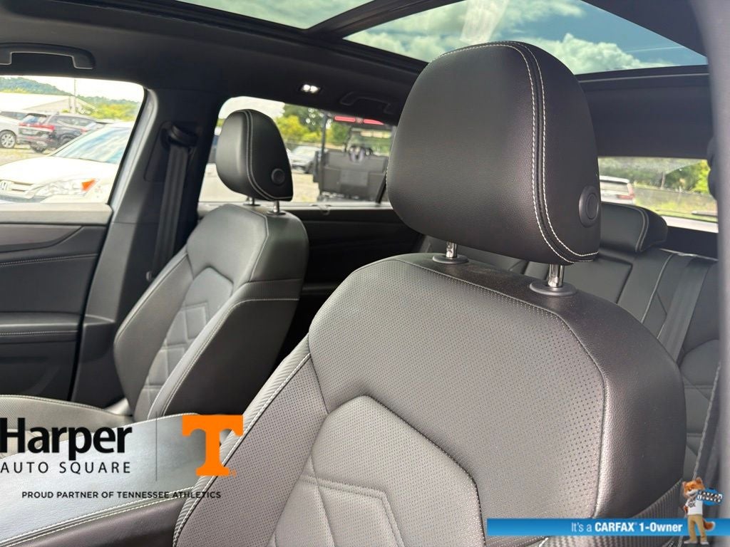 2024 Volkswagen Atlas Cross Sport 2.0T SE w/Technology