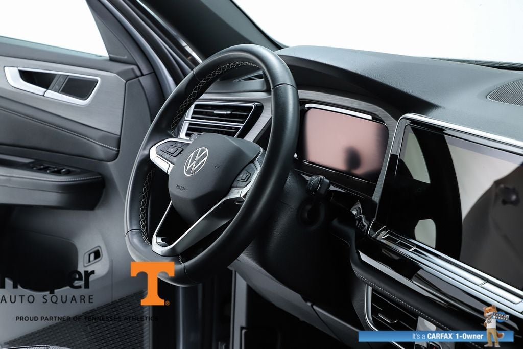 2024 Volkswagen Atlas Cross Sport 2.0T SE w/Technology