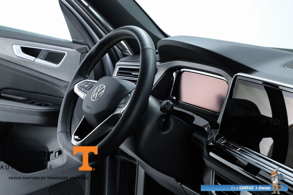 2024 Volkswagen Atlas Cross Sport 2.0T SE w/Technology