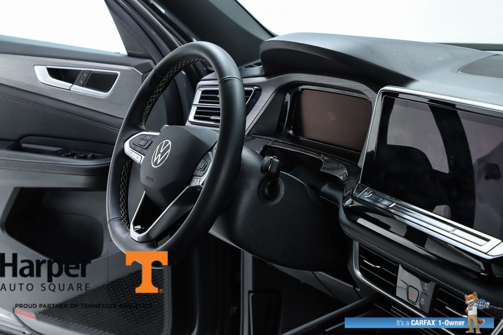 2025 Volkswagen Atlas Cross Sport 2.0T SE w/Technology