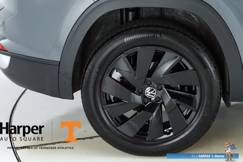 2025 Volkswagen Atlas Cross Sport 2.0T SE w/Technology