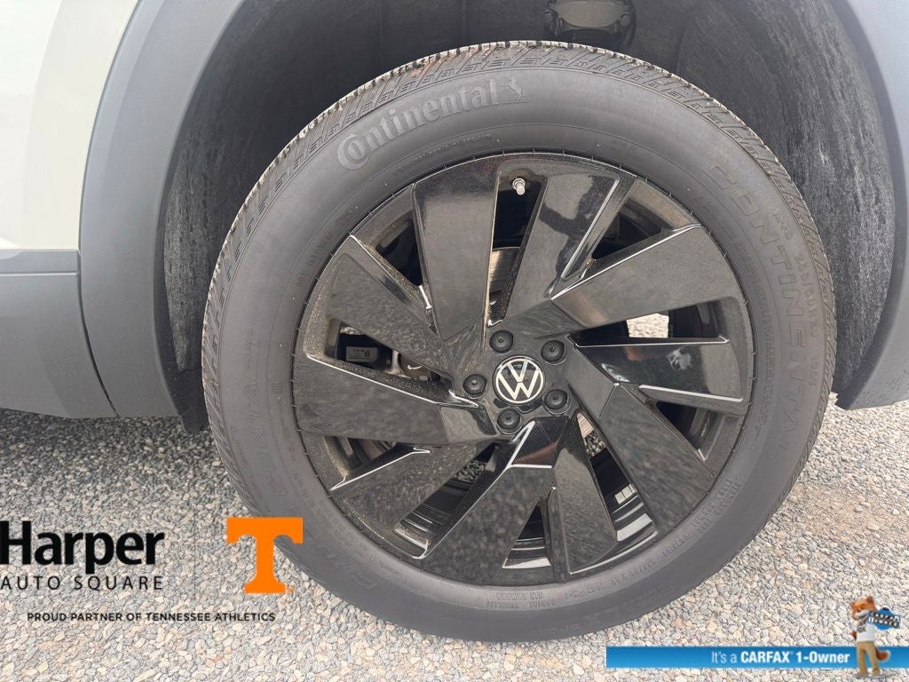 2025 Volkswagen Atlas Cross Sport 2.0T SE w/Technology