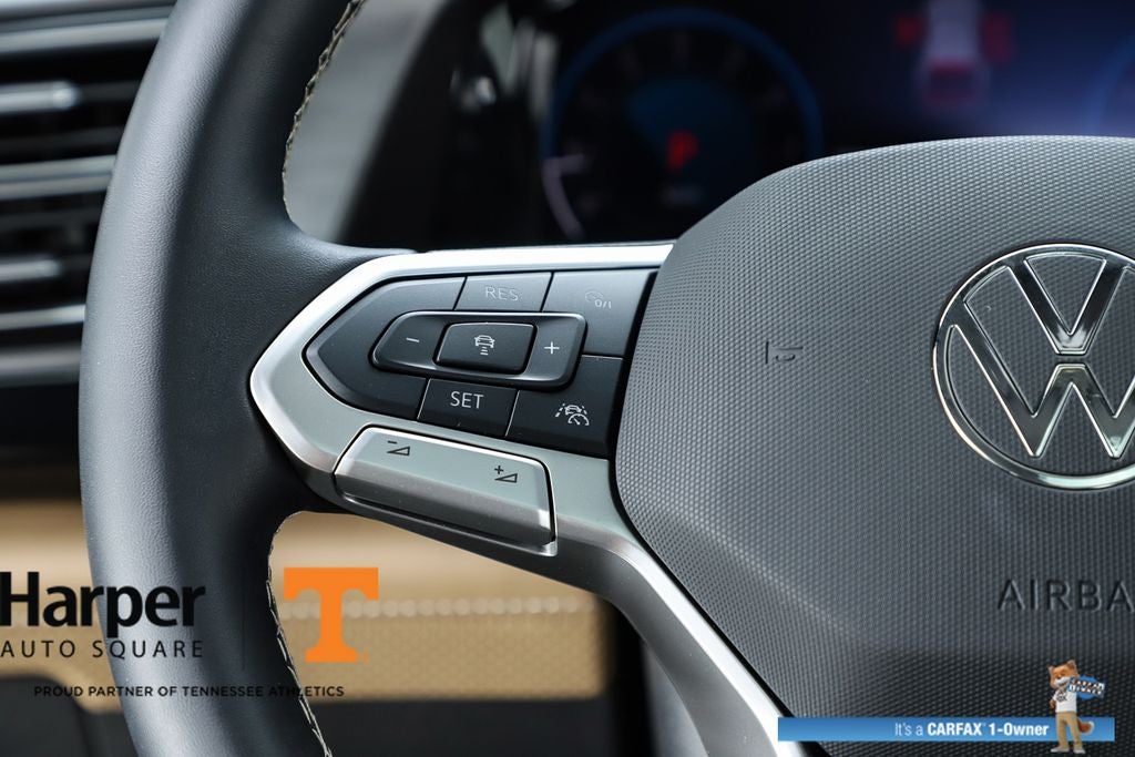 2025 Volkswagen Atlas Cross Sport 2.0T SE w/Technology
