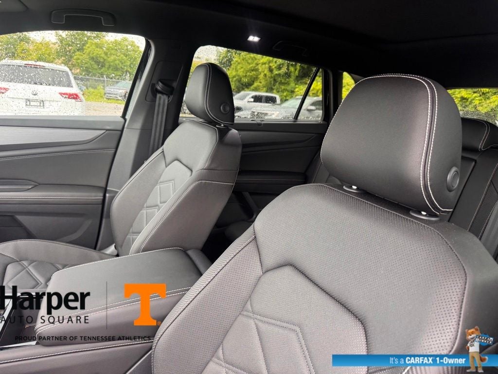 2025 Volkswagen Atlas Cross Sport 2.0T SE w/Technology